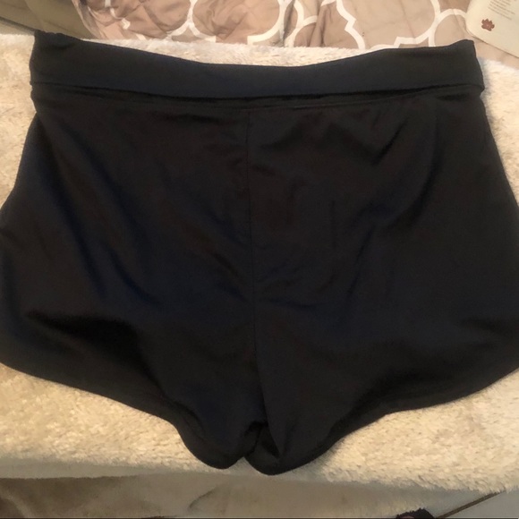 Nike Dri-Fit size S Shorts - Picture 2 of 2